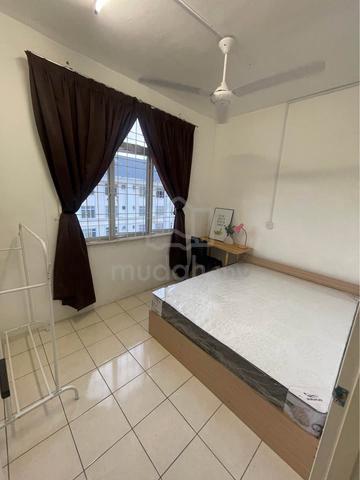 Female Window Room at Angkasa Apartment Menggatal Perempuan sahaja 1