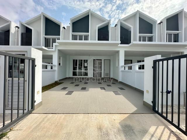 Freehold Double Storey Terrace Aderyn Setia Alamsari Bangi 1