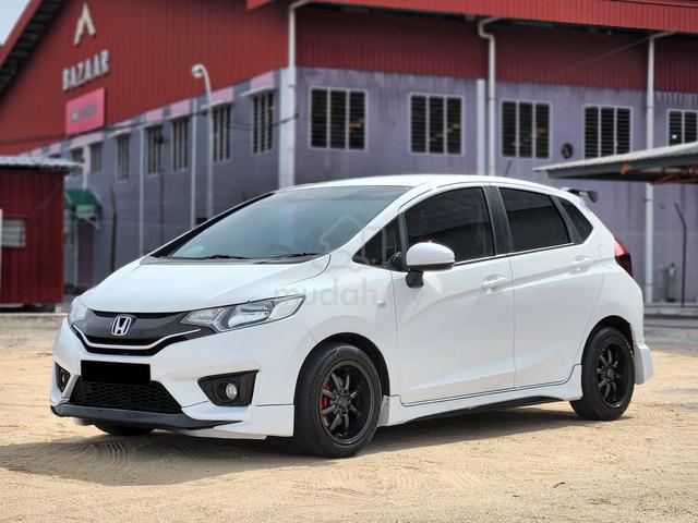 2015 Honda JAZZ 1.5 FACELIFT E (A) 5 THN WARRANTY - 2