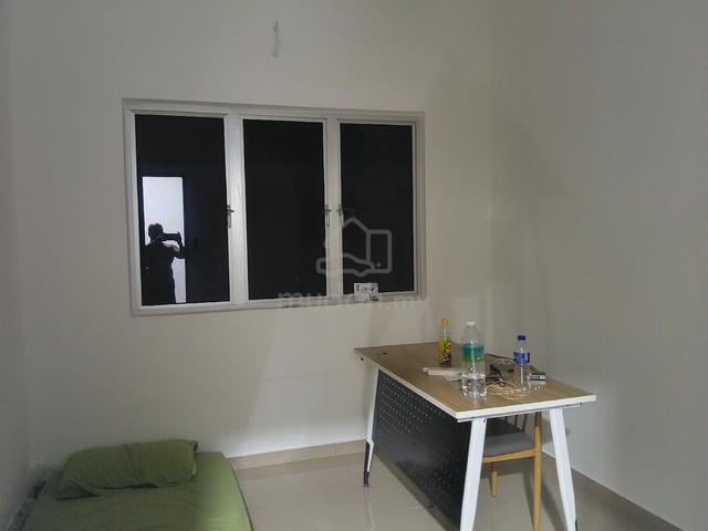 Rumah Double Storey End Lot untuk Disewa Di Kota Warisan 1