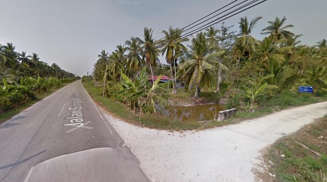 Tanah 3.5 Ekar Kampung Simpang Empat TEPI JALAN+FREEHOLD+LOKASI BAIK 2