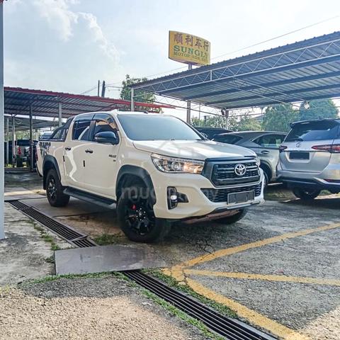 2020 Toyota HILUX 2.8 BLACK EDITION (A) - 1