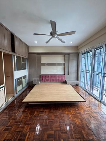 SEMI D Double Storey, TMN RAFFLESIA 4