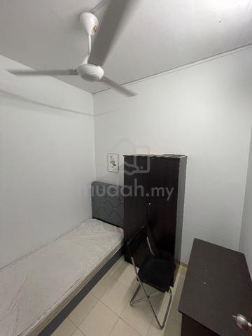 Fully Furnished Private Room To Let 2