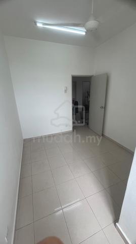 Room For Rent (NON- SHARING & FEMALE) 1