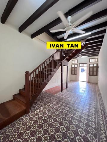 【2 unit Adjoining】2 sty Shop Seang Tek Road Georgetown Face Main Road 1
