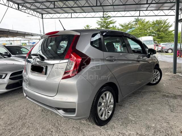 2017 Honda JAZZ 1.5 E Facelift (A) Full Loan - 2