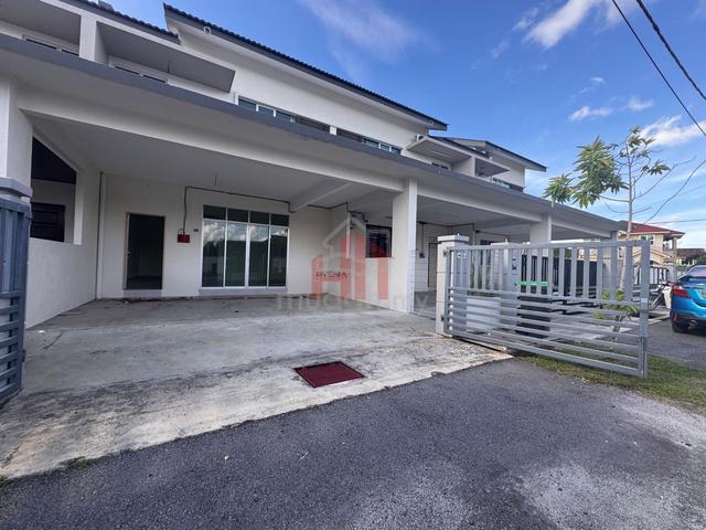 Lokasi Strategic dengan Rumah 2 Tingkat Harga Mampu Milik‼️ 1