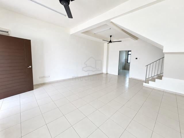 Scientex Utama @ Senai 2.5Storey Unfurnish Near Senai Airport 1