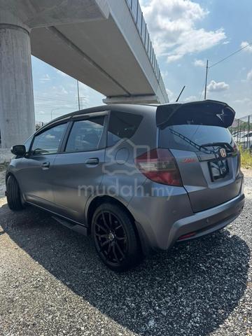 2013 Honda JAZZ 1.5 VTEC Cantik &Kemas - 2