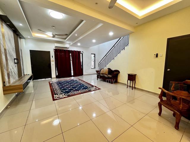 EXTENDED & RENOVATED DOUBLE STOREY WOODBURY @ MAHKOTA HILLS For Rent 1