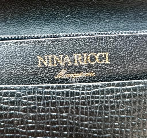 Nina Ricci Leather Kiss Lock Long Wallet 