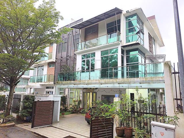 LOWEST PRICE_3 Storey Semi D TTDI Laman Cahaya KL 1