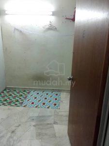 Murah sewa untuk Bilik di Petaling Jaya (dekat KTM dan bas stop) 1