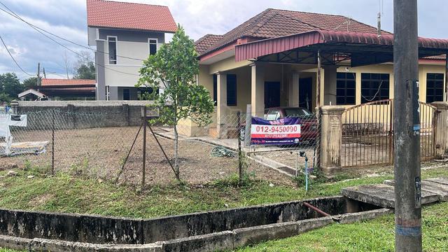 MURAH Freehold Banglo Setingkat Kampung Mak Chili Chukai Kemaman 1