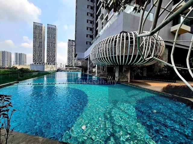 SkyLuxe On The Park 1