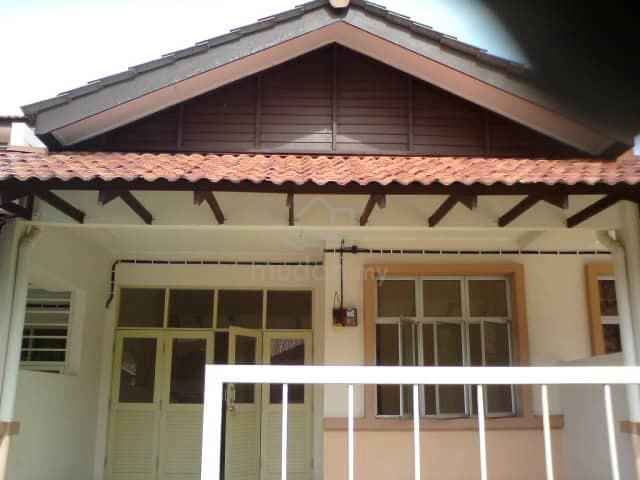 Selling Cheap 1Stry Terrace House at Taman IXORA Bdr Baru Salak Tinggi 1