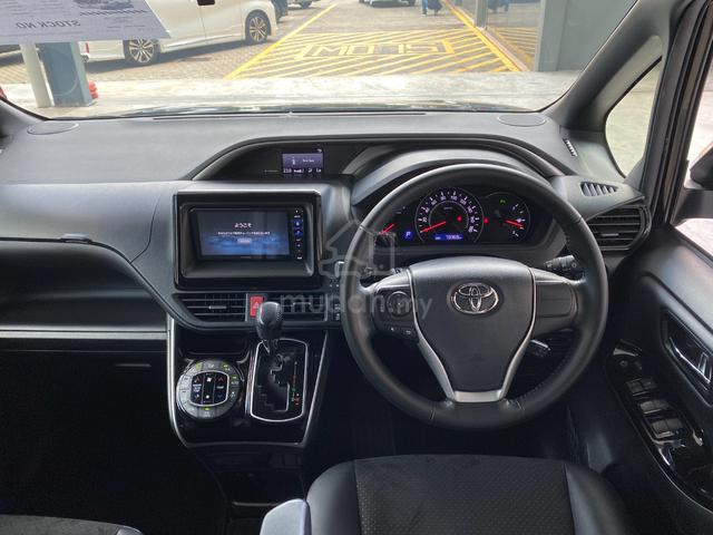 2021 Toyota VOXY 2.0 ZS KIRAMEKI 3 8S (A) - 5