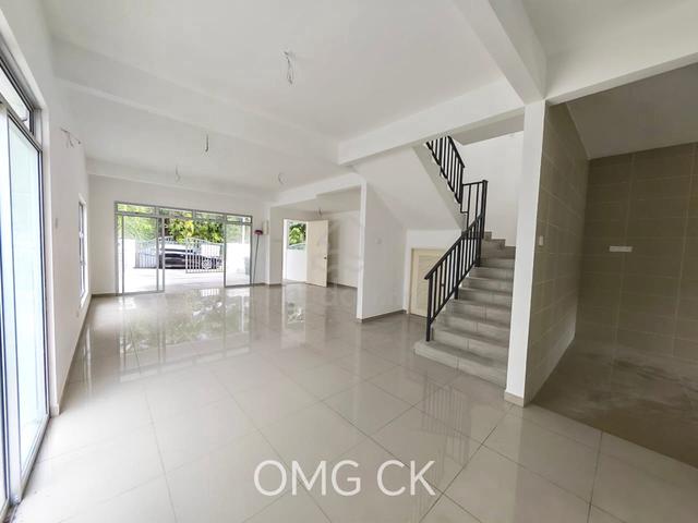Jenjarom House Double Storey Endlot 1