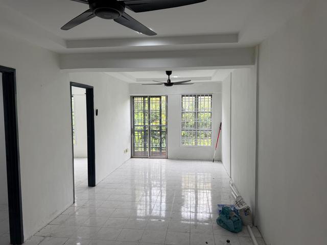 Park Avenue (Tampoi Indah) 1