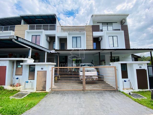 3 storey terrace bayan parkhomes Batang Kali gated guarded freehold 1
