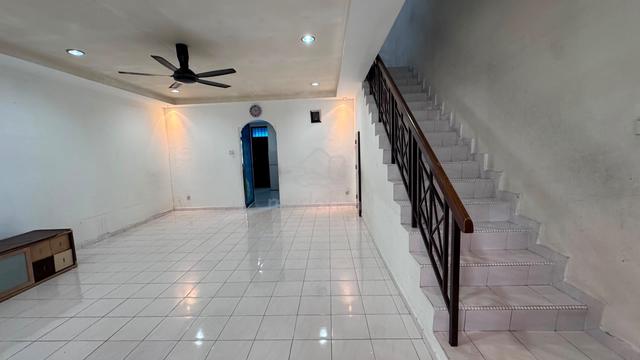 Bukit Indah doubles storey murah cantik 1