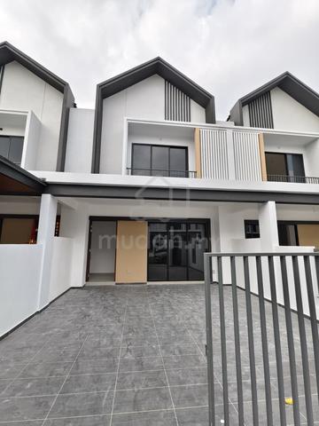 CIQ / AEON / Bandar Dato Onn / 4 Bedroom / Woodlands / New House 1