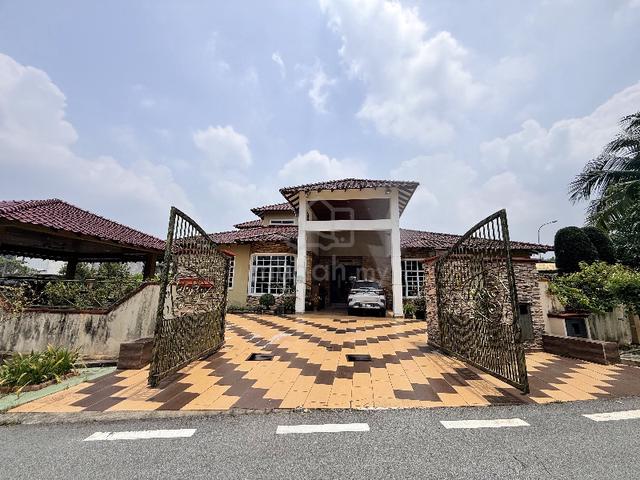 For Sale | 1.5 Storey Bungalow | Jalan Pekaka, Seksyen 8 Kota Damansa 1