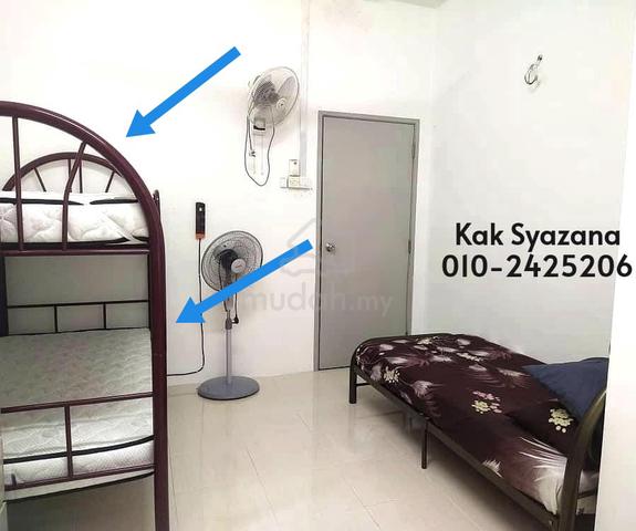 Bilik Share 3 Katil : 2 Kosong 🔥 FREE WiFi & Cleaning ✅ Rumah Taman ✨ 1