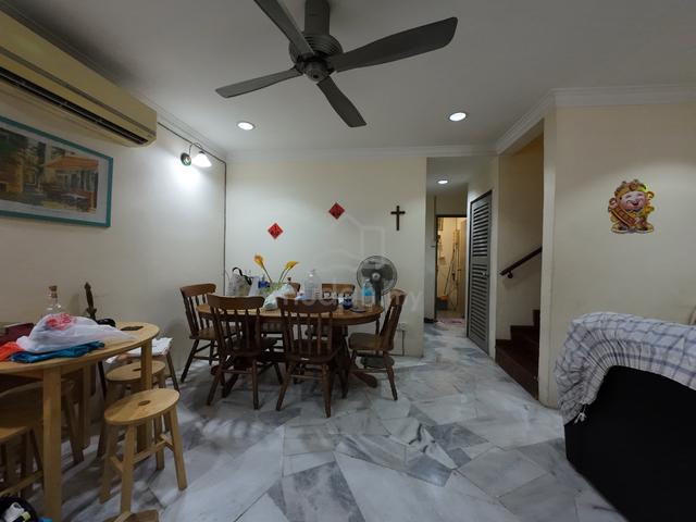 Park-Facing Family Home at Taman Bunga Negara - Sec 27, Shah Alam 5