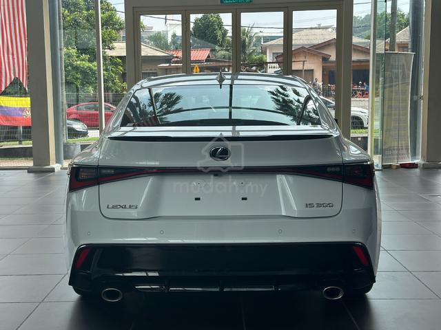 UNREG 2021 Lexus IS300 2.0 F-SPORT - 4