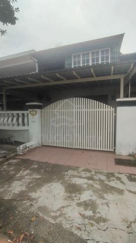 Taman Universiti Jalan Penyiaran 3bed renovated house for rent 1