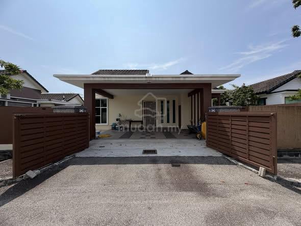 Untuk Dijual Banglo Setingkat Taman Rupawan Indah 1
