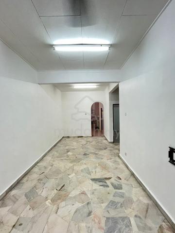 Good condition single storey desa jaya for rent!! 1