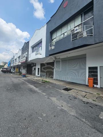 1.5 Storey Factory Taman Perindustrian Bukit Serdang Seri Kembangan 1
