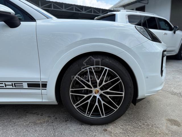 2024 Porsche Cayenne Coupe (Genuine 15k km) - 3