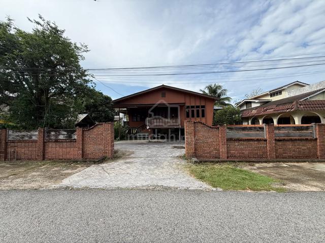 Rumah Tradisional Melayu Terengganu di Gong Kapas, Terengganu 1