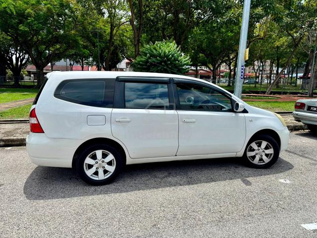 2011 Nissan GRAND LIVINA 1.6(A)LoanKedaiDISEDIAKAN - 5
