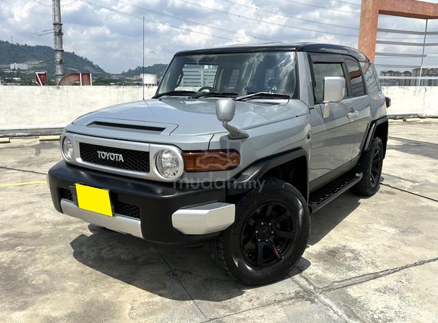 2014 Toyota FJ 4.0 CRUISER (A) 5 YEARS WARRANTY - 2