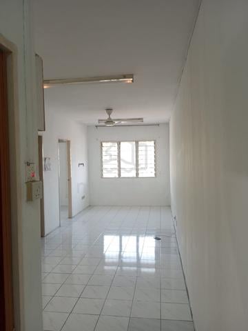 Apartment Lestari (Damansara Damai) 1