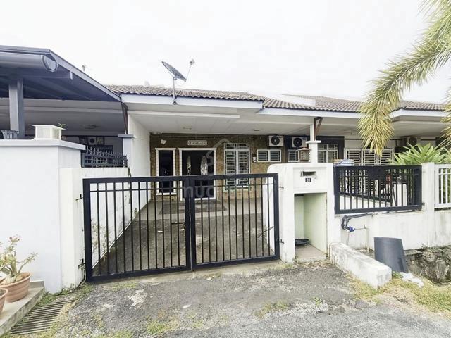 For sale Below MV Renovated Teres setingkat Bandar Putera 2 Klang 1