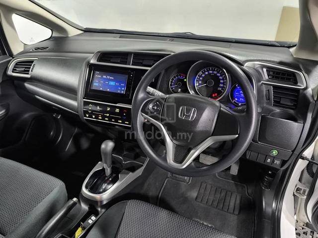 2020 Honda JAZZ 1.5 E Reverse camera / Warranty - 5