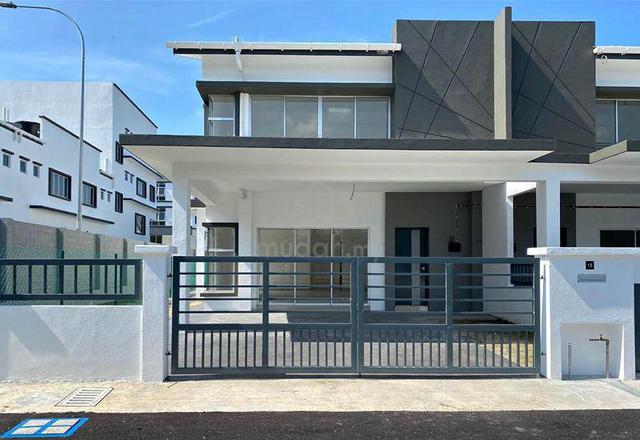 30x85 Double Storey Superlink, freehold, gated guarded 1