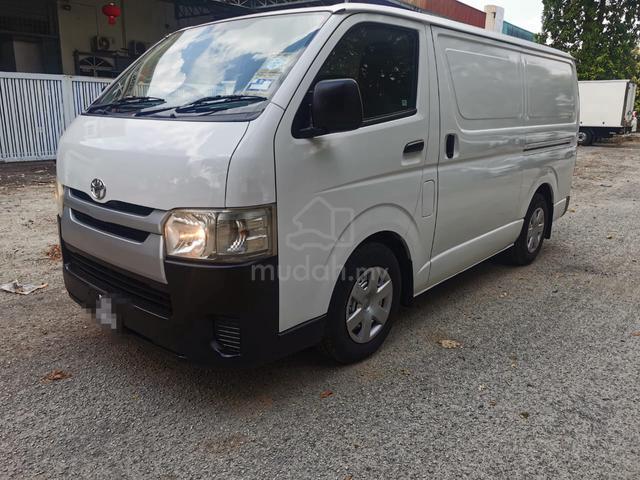 2015 Toyota HIACE 2.5 PANEL VAN 3°C ONE OWNER - 2