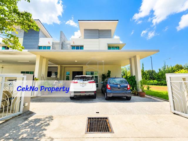 View Cantik & Tanah Luas🔥Corner Lot SemiD 2 Tingkat Lakeview, Kotasas 1