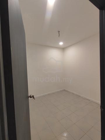 Jalan melor, kampung kiambang, ulu tiram, single storey lowcost. 1
