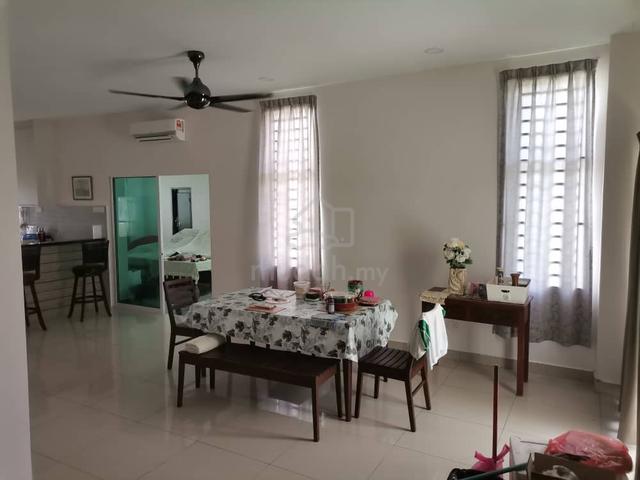 Double Storey Corner Unit With Fully Renovated and Furnished 1