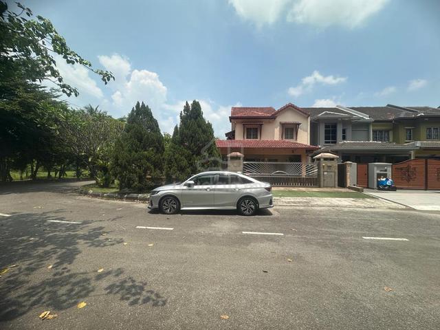 Subang Usj3B 2 sty big corner 4000sf for sale 5 minutes to federal 1