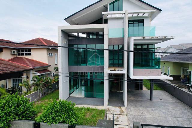 FREEHOLD!! NEAR UKM & GMI | Modern Bungalow Taman Universiti Bangi 1