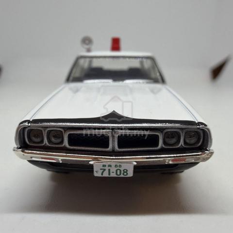 Tomica Skyline 2000GT Shizuoka Police - photo 3 of 5